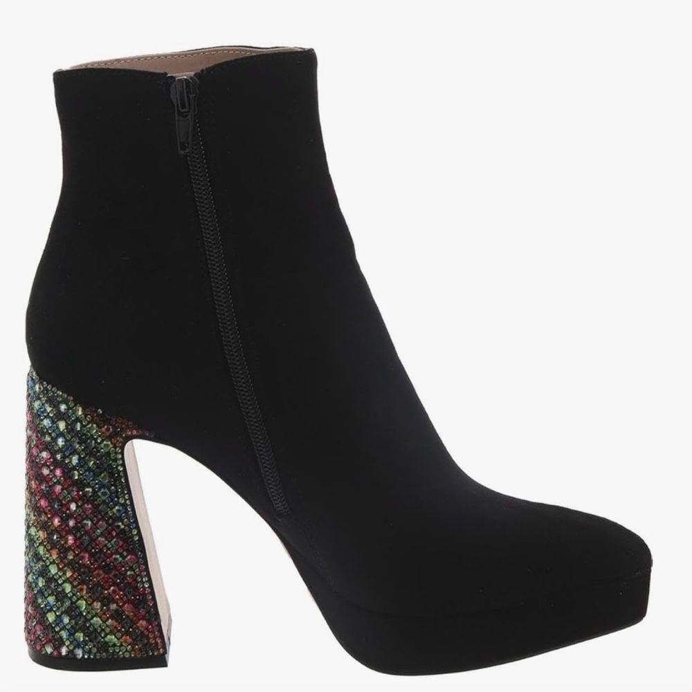 Betsey Johnson Raylan ankle boots Women’s size 6M(US) 🌈